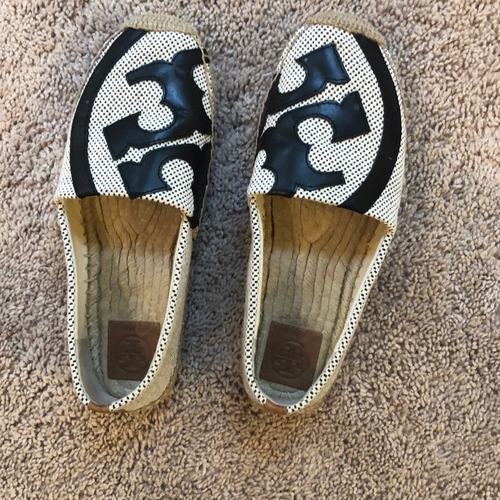 Worn a few times Tory Burch flats size 8!